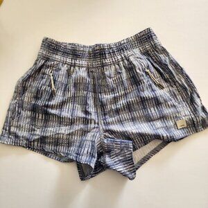 Vuori Dash Shorts sz XS women gray blue pockets